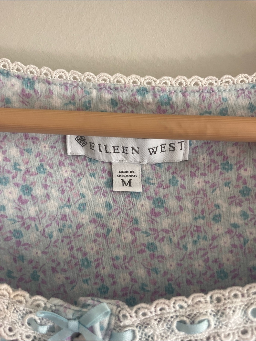 Eileen West Lilac Floral 100% Cotton Nightgown Lace Trim MEDIUM Cottage Prairie - Picture 3 of 8